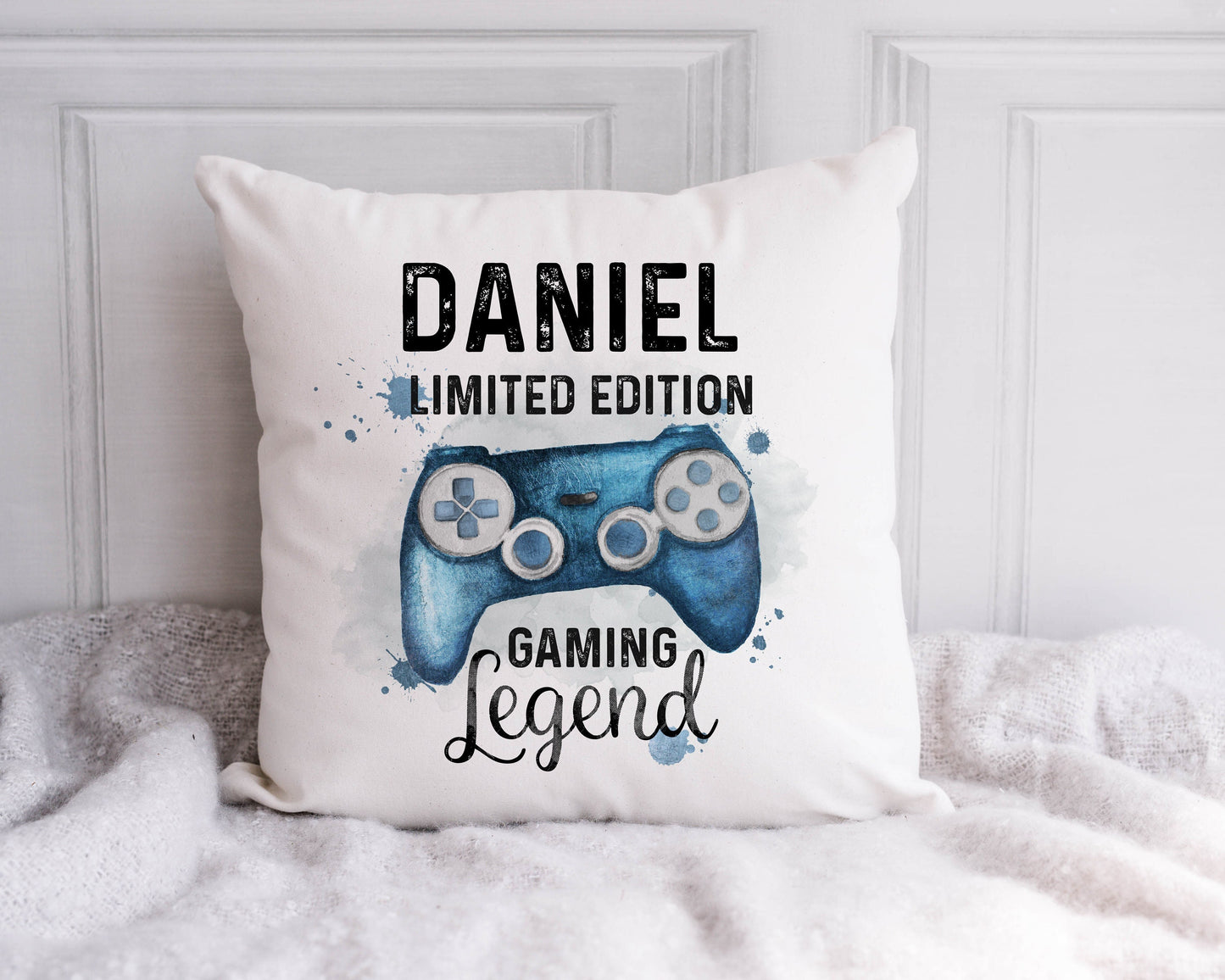 Personalised Gaming Legend Cushion, Gamer Pillow, Christmas Gift Idea for Teenagers, Gaming Gift, Matching Blanket, Super Soft Charpie