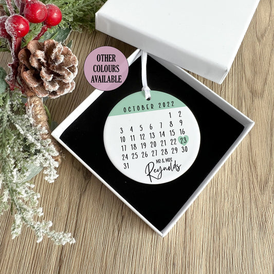 Personalised Date Ornament, Birthday Anniversary Gift, 18th, 21st, 30th, ANY AGE, Calendar Date, Gift Idea for Her and Him, Ceramic Gift Tag